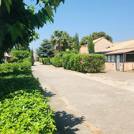 Notre Patio - Maisonette Climatisee Proche Prázdninový dům *