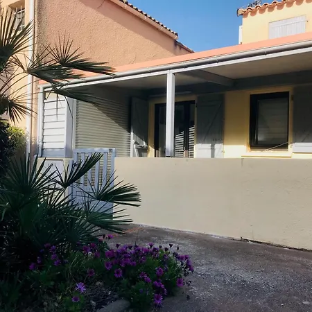 Holiday home Notre Patio - Maisonette Climatisee Proche