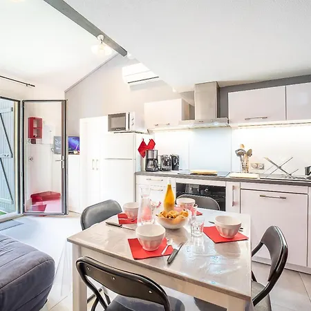 Notre Patio - Maisonette Climatisee Proche