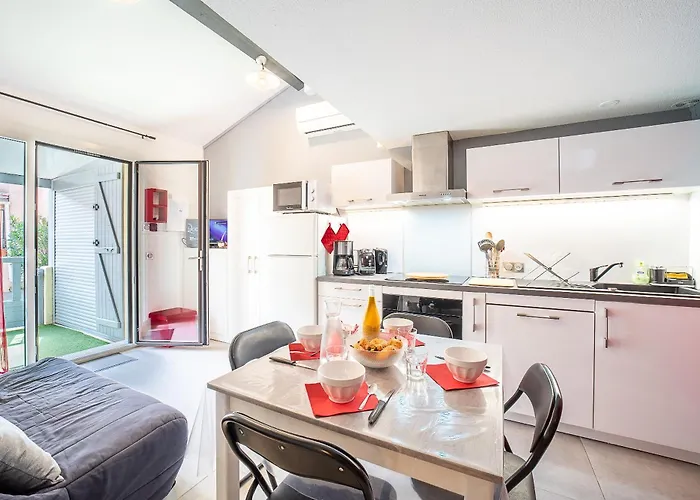Notre Patio - Maisonette Climatisee Proche